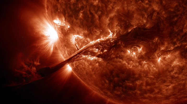 Точно в сторону Земли: на Солнце зафиксировали крупный выброс&nbsp;плазмы